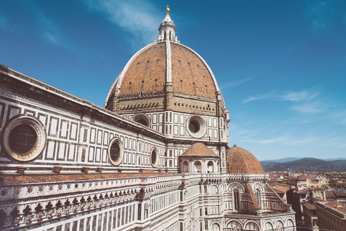 Blick auf die Kuppel des Doms von Florenz vom Campanile di Giotto