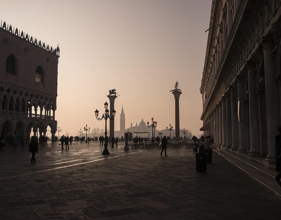 Blick auf Piazza San Marco in Venedig im Winter