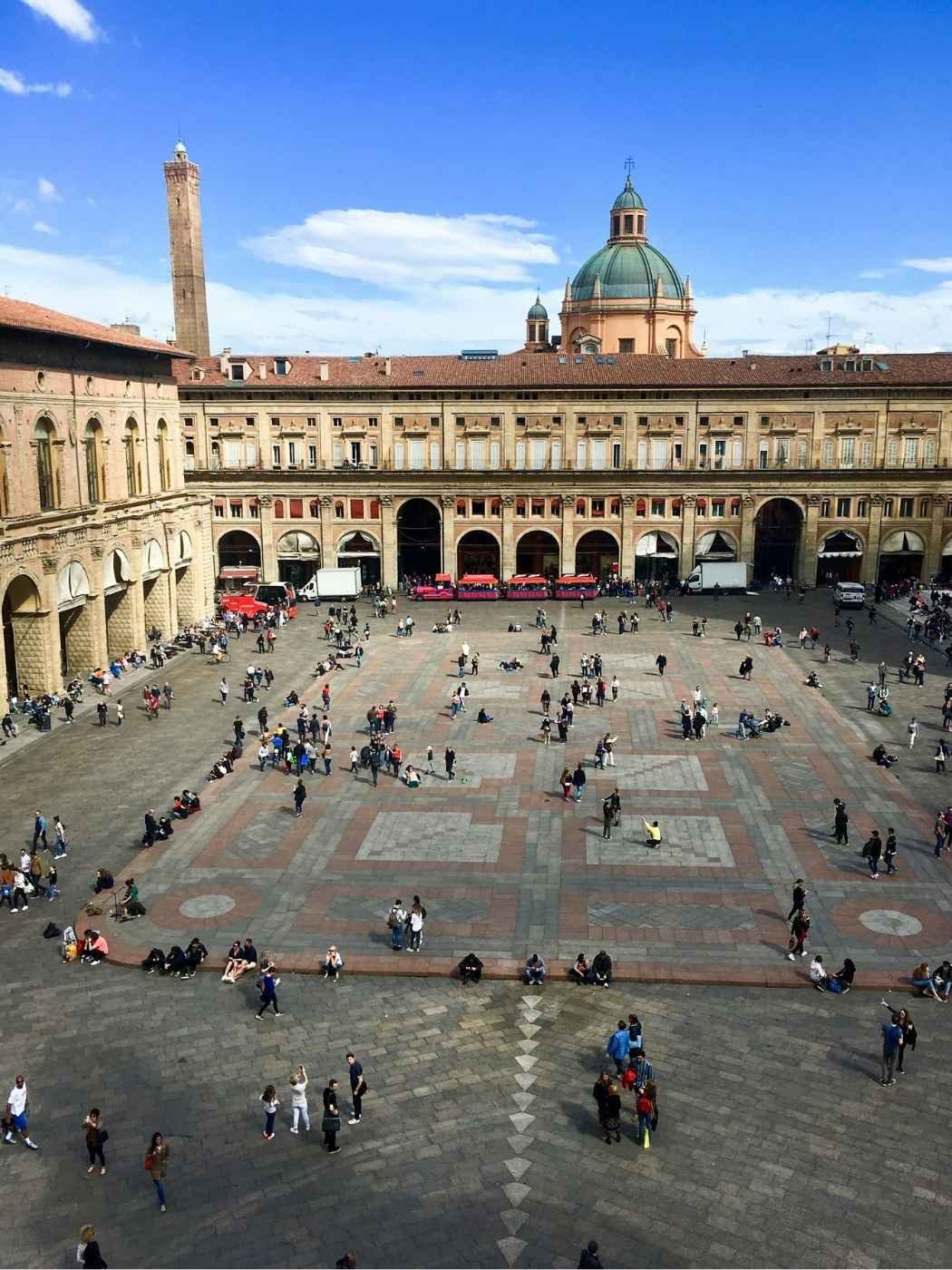 Bologna Highlights Piazza Maggiore